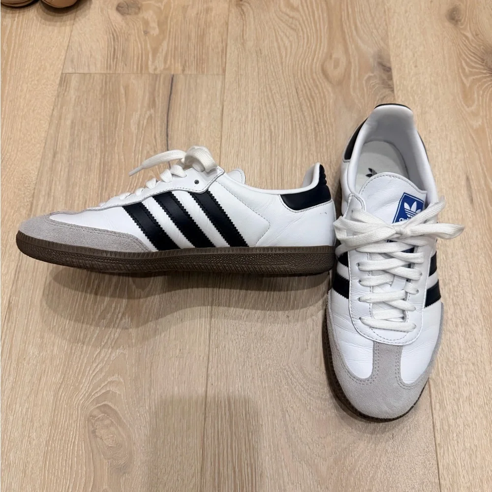 Adidas White and Black Samba Sneakers 8 Like New - Picture 1 of 5